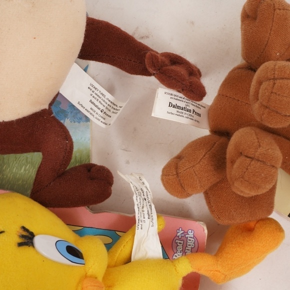Dalmatian Press Scooby, Tweety, Taz Plush Stuffed Animals with Books Attached - Picture 11 of 13
